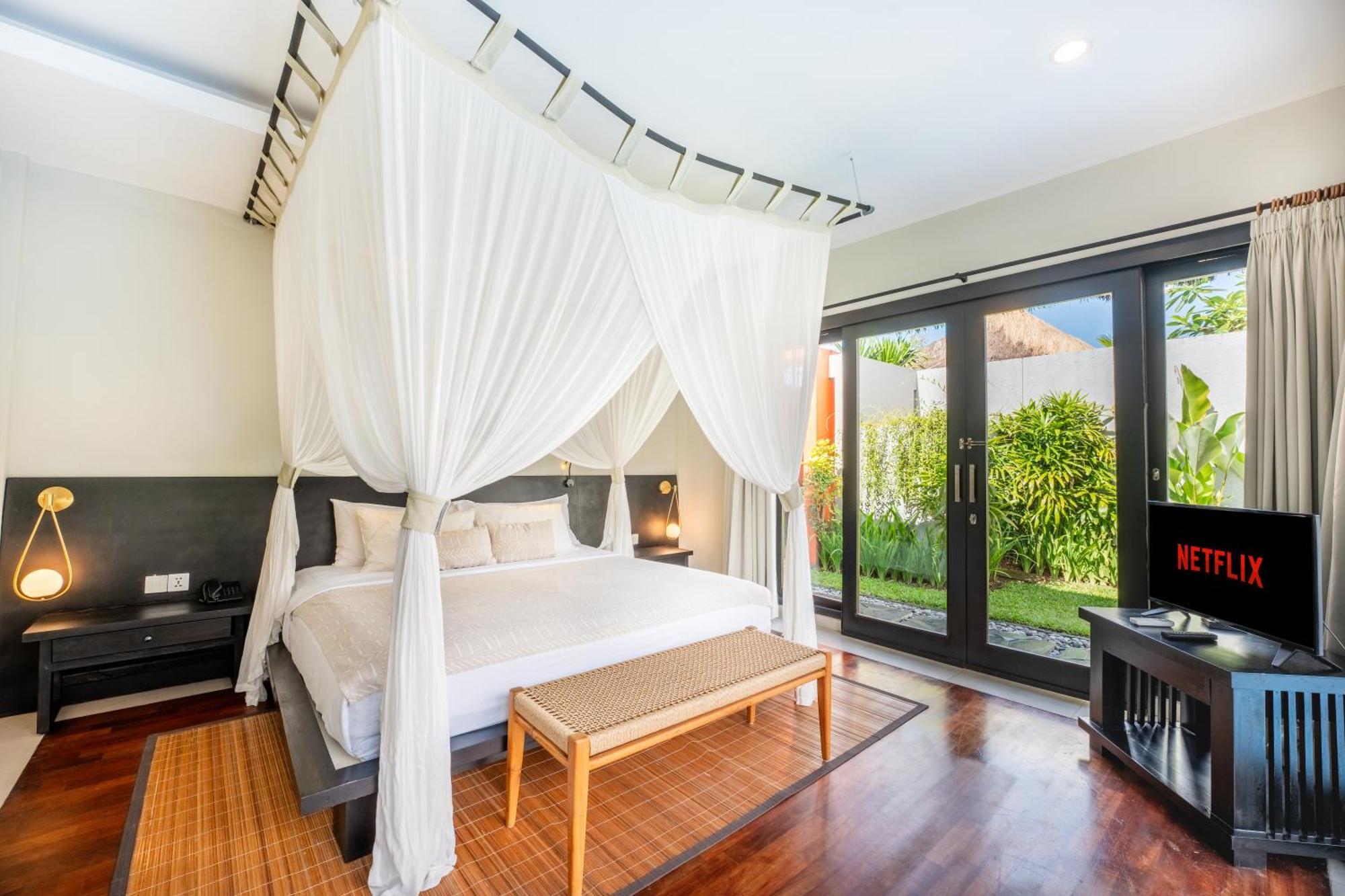 One-Bedroom Pool Villa with Spa Massage